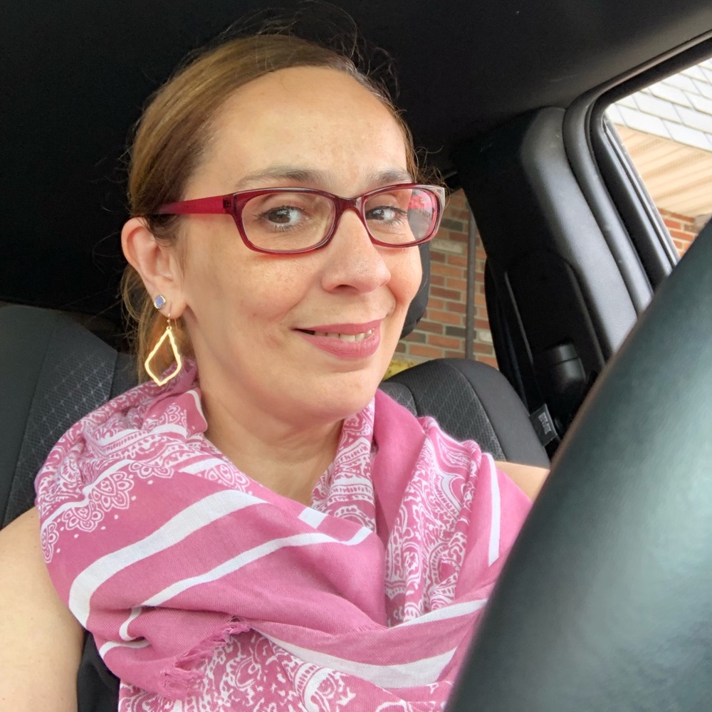 Meet your Posher, Elizabeth